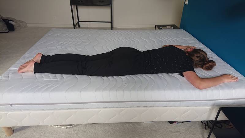 lumia-materasso-dormire-a-pancia-in-giù.png
